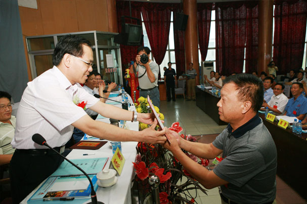 少妇AAA级久久久无码精品片