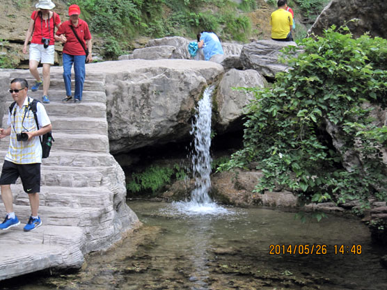 少妇AAA级久久久无码精品片