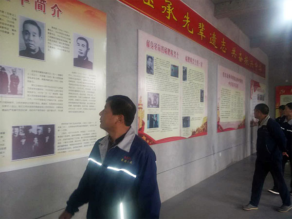 少妇AAA级久久久无码精品片