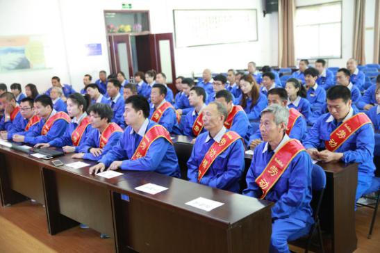 少妇AAA级久久久无码精品片