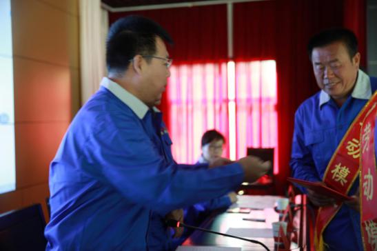 少妇AAA级久久久无码精品片