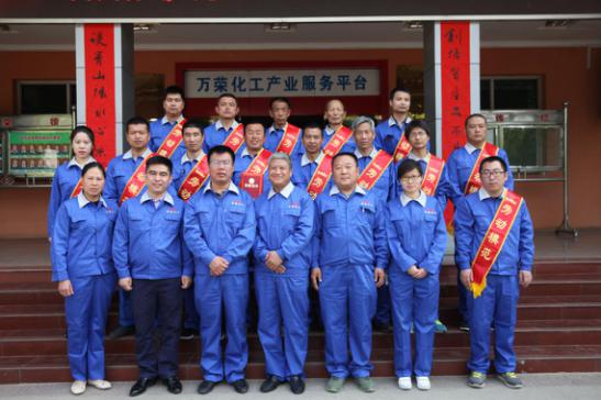 少妇AAA级久久久无码精品片