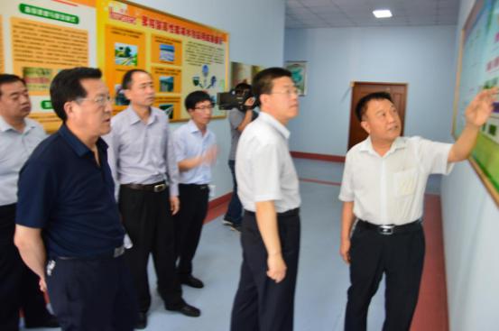 少妇AAA级久久久无码精品片