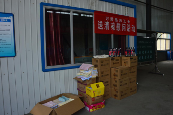 少妇AAA级久久久无码精品片