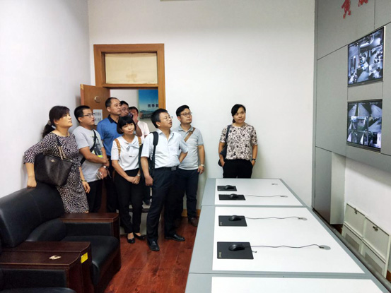 少妇AAA级久久久无码精品片