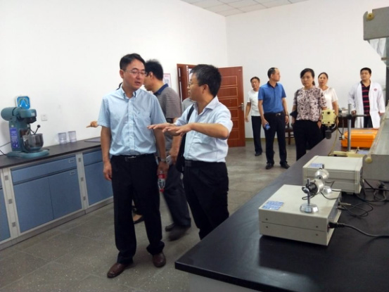 少妇AAA级久久久无码精品片