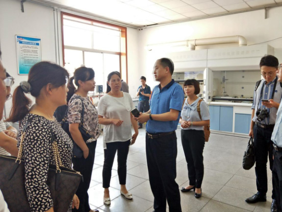 少妇AAA级久久久无码精品片