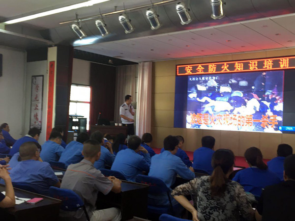 少妇AAA级久久久无码精品片