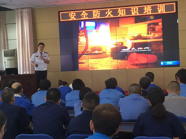 少妇AAA级久久久无码精品片