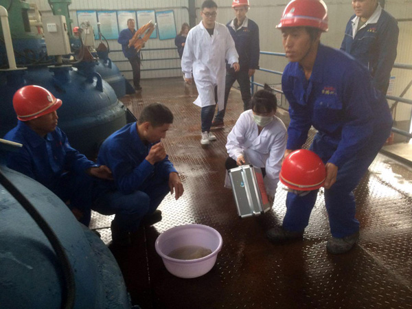 少妇AAA级久久久无码精品片