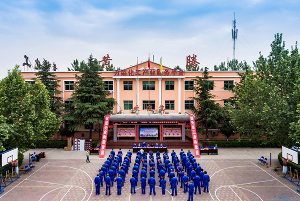 少妇AAA级久久久无码精品片