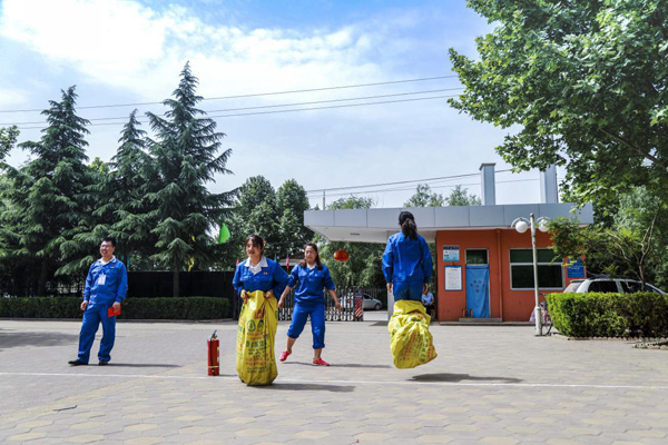 少妇AAA级久久久无码精品片