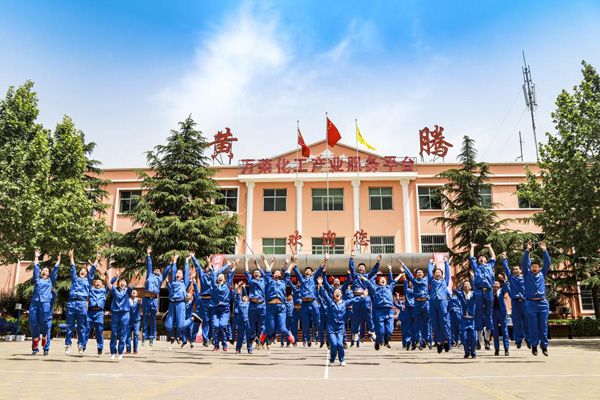 少妇AAA级久久久无码精品片